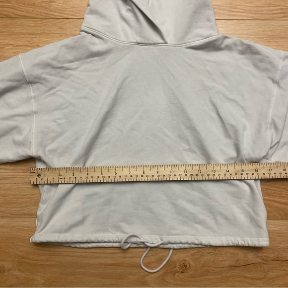 Aritzia Group Babaton Weekender Cropped Hoodie - Picture 11 of 12